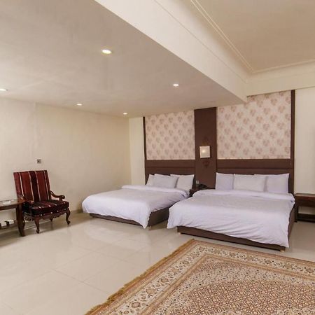 Shelton'S Rezidor House Hotel Peshawar Exterior photo