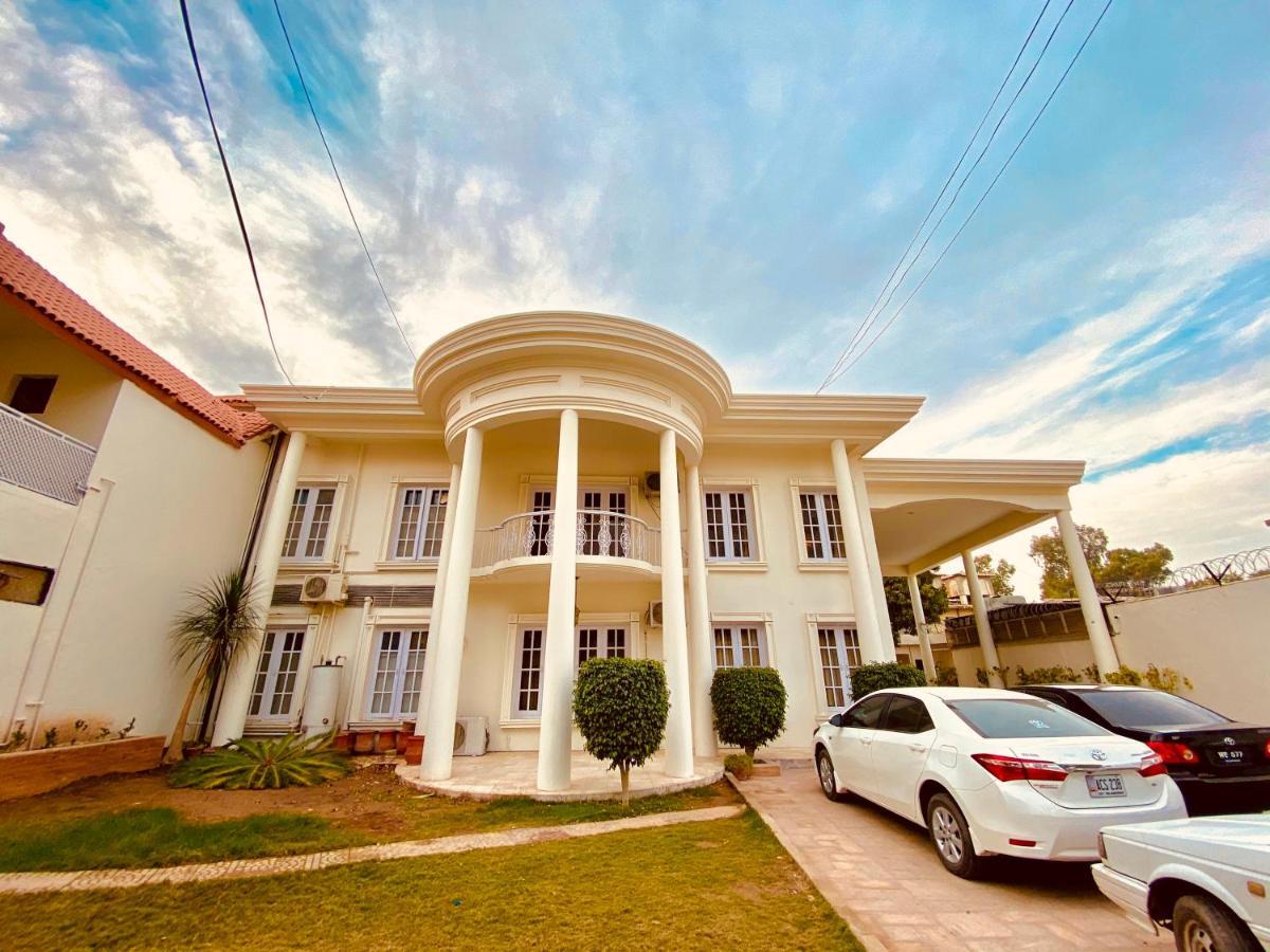 Shelton'S Rezidor House Hotel Peshawar Exterior photo